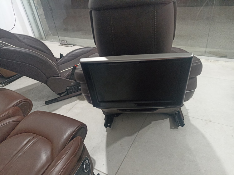 صندلی ماشین آئودی ۲۰۲۲(استوک)