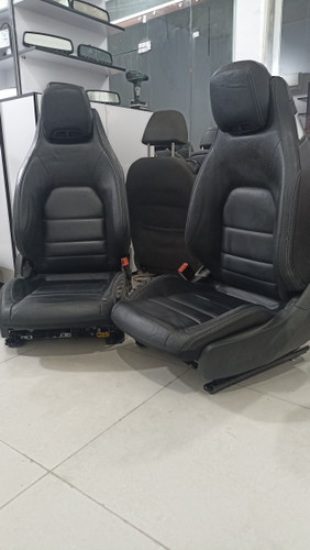 صندلی بنز CLA فول آپشن مشکی (استوک)