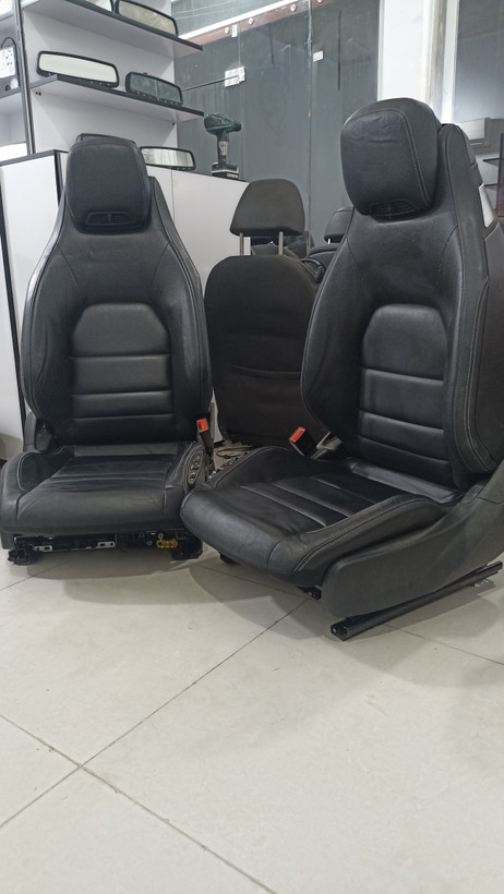 صندلی بنز CLA فول آپشن مشکی (استوک)