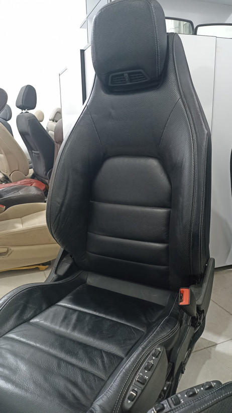 صندلی بنز CLA فول آپشن مشکی (استوک)