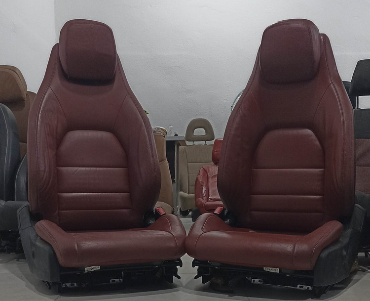 صندلی خودرو بنز CLA فول برقی زرشکی(استوک)