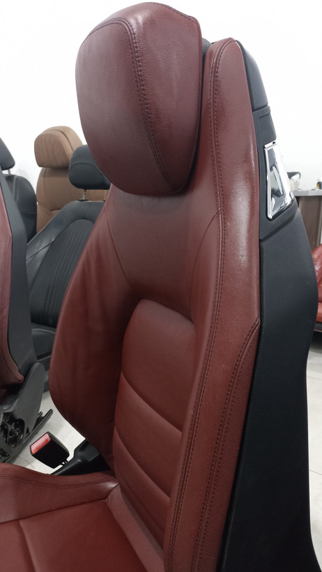 صندلی خودرو بنز CLA فول برقی زرشکی(استوک)