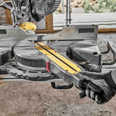 اره فارسی بر شارژی دیوالت مدل DCS781 باتری ۶۰ ولت