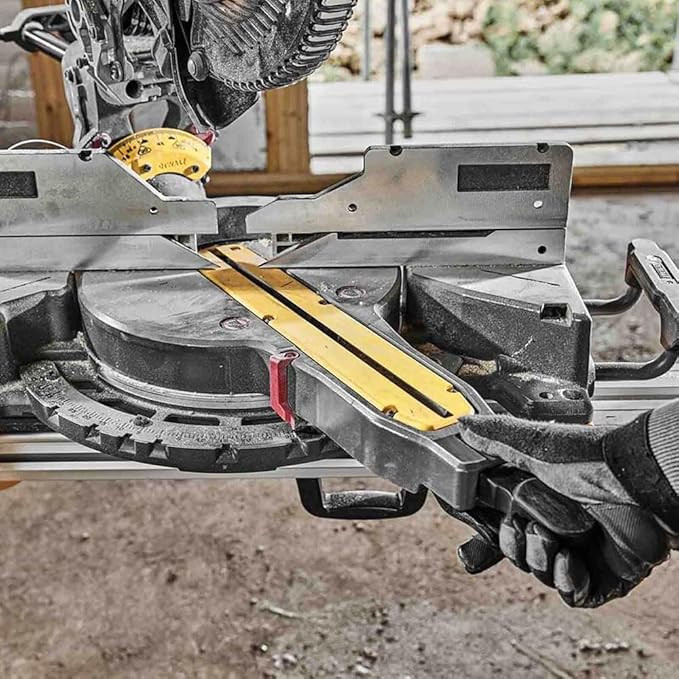 اره فارسی بر شارژی دیوالت مدل DCS781 باتری ۶۰ ولت