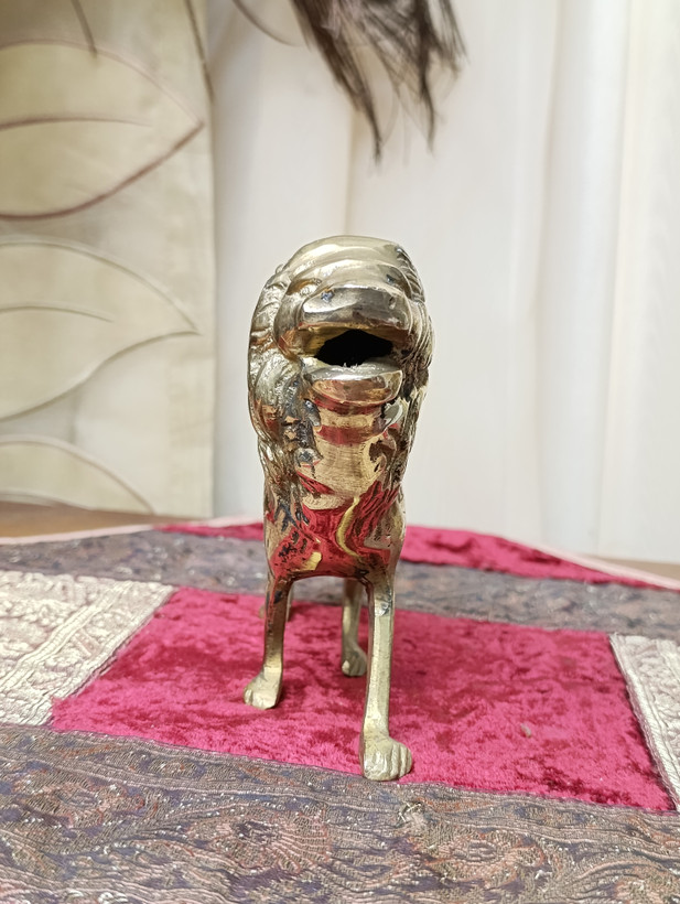 مجسمه شیر برنزی قلمزنی دستی پهلویی