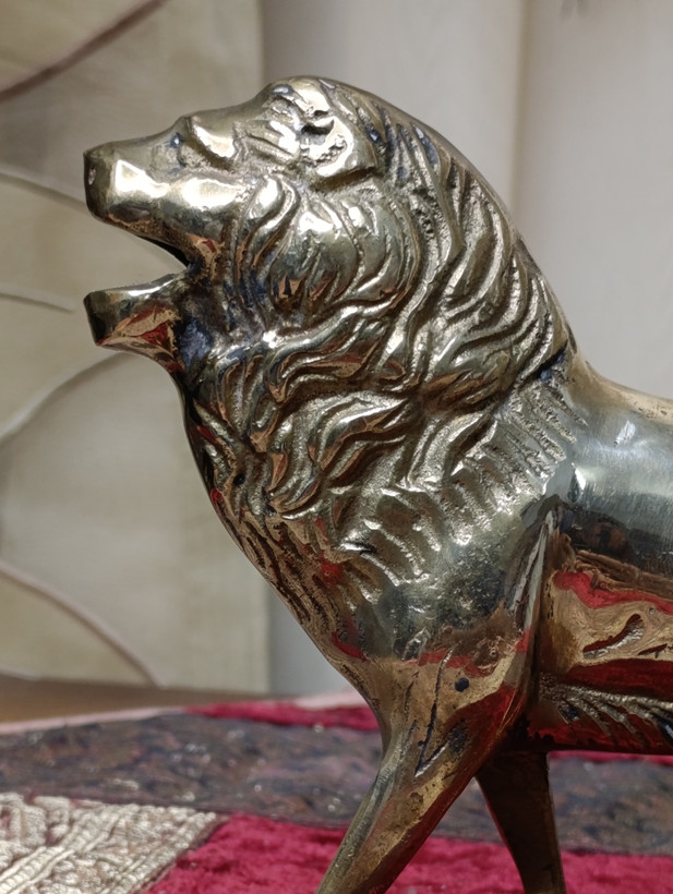 مجسمه شیر برنزی قلمزنی دستی پهلویی