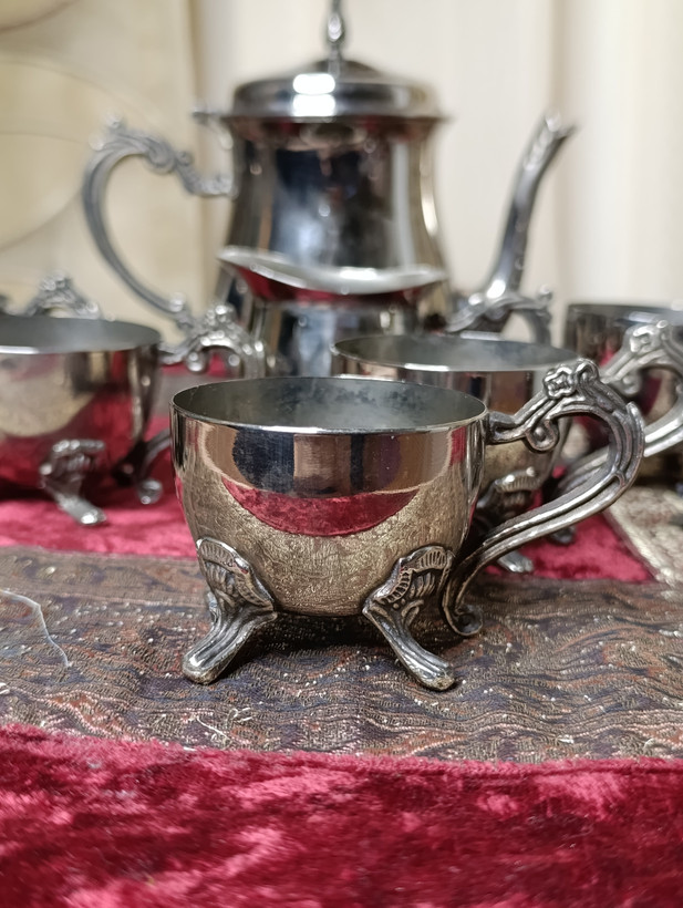 نیم ست قهوه خوری بسیار زیبا و خاص کمیاب سیلور