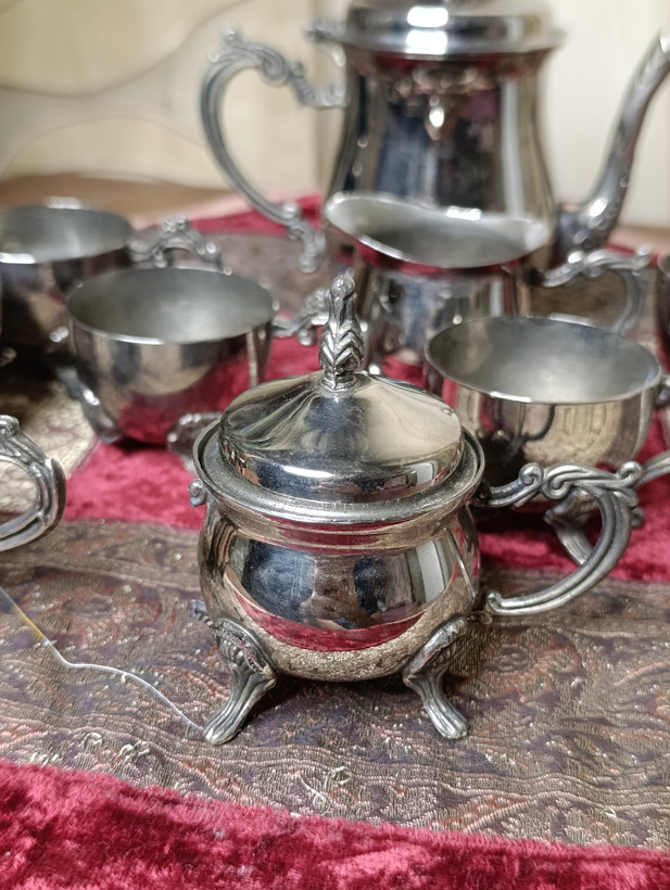 نیم ست قهوه خوری بسیار زیبا و خاص کمیاب سیلور