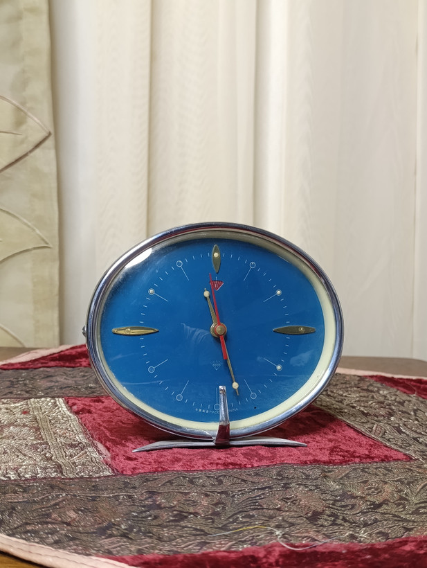 ساعت کوکی رو میزی بیضی شکل کلکسیونی